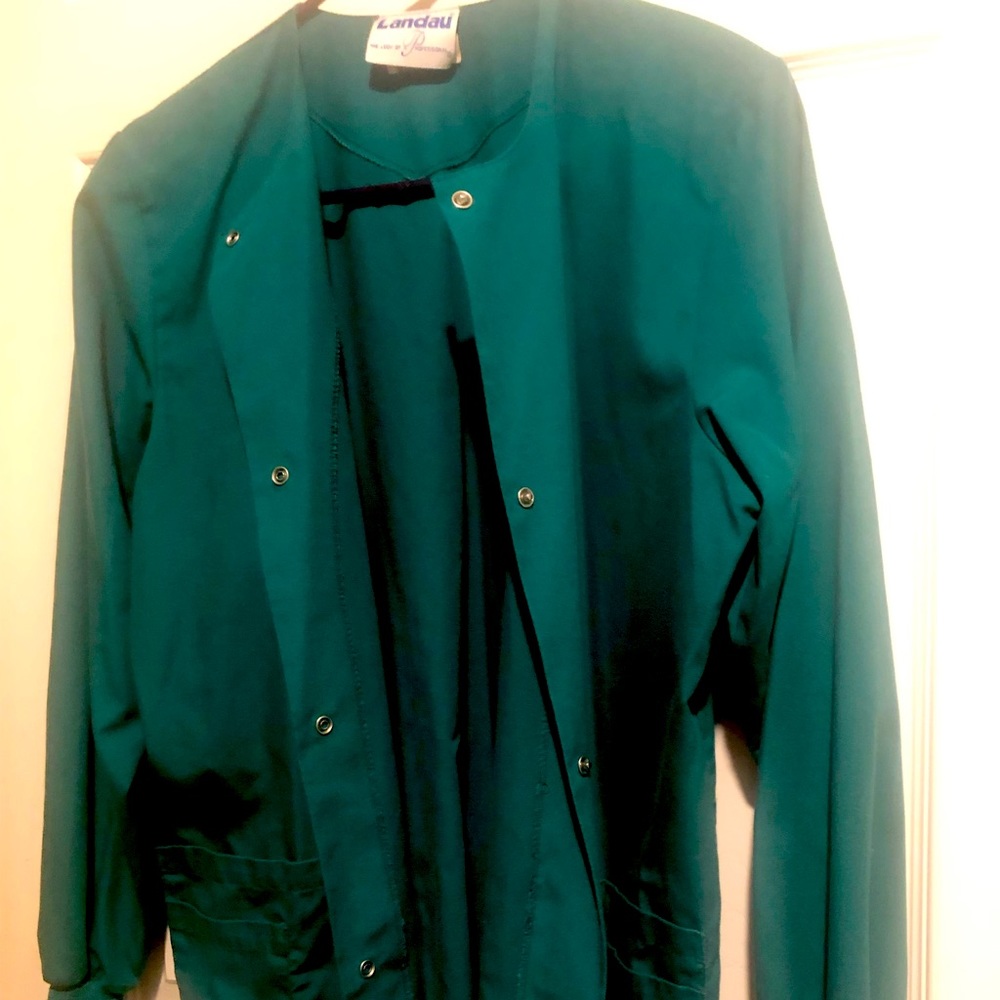 Long sleeve scrub jacket